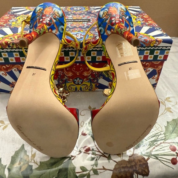 NEVER WORN Dolce & Gabbana Jeweled T-Strap Sandal Heels - Picture 4 of 11